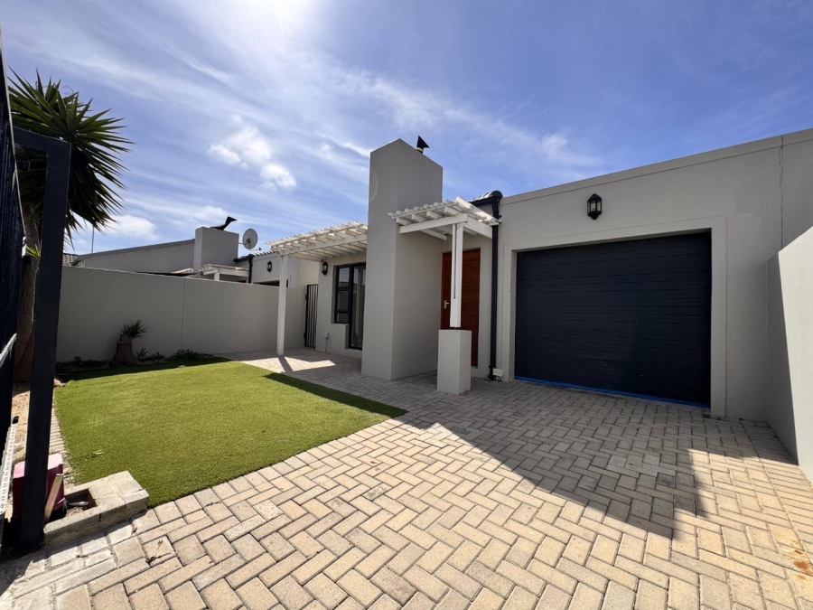 To Let 3 Bedroom Property for Rent in Parklands North Western Cape